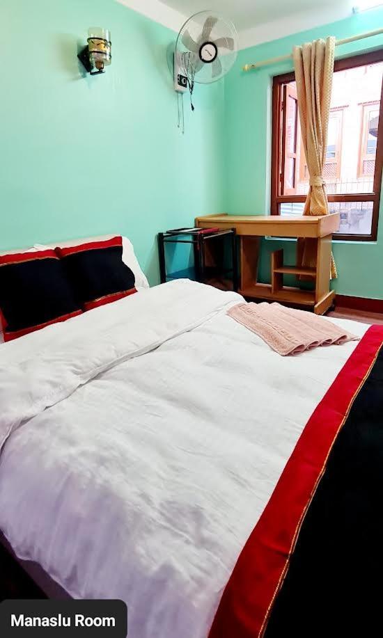 Annapurna Guest House And Rooftop Restaurant Bhatgoan Exteriör bild